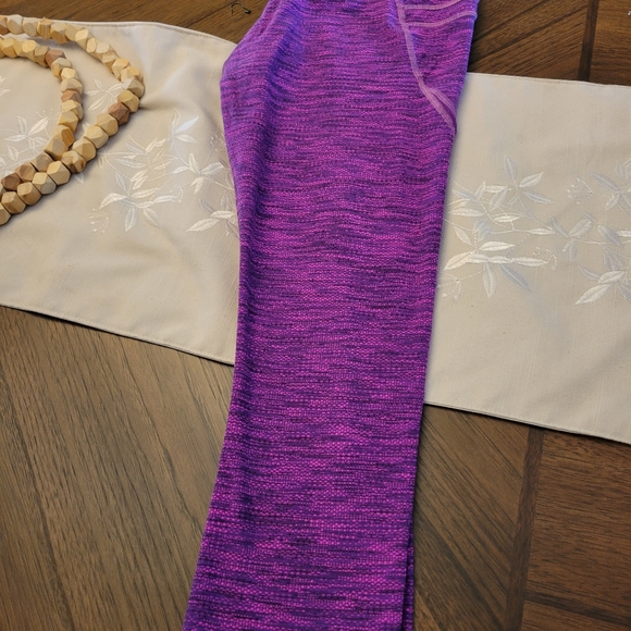 Lululemon leggins - Picture 4 of 8